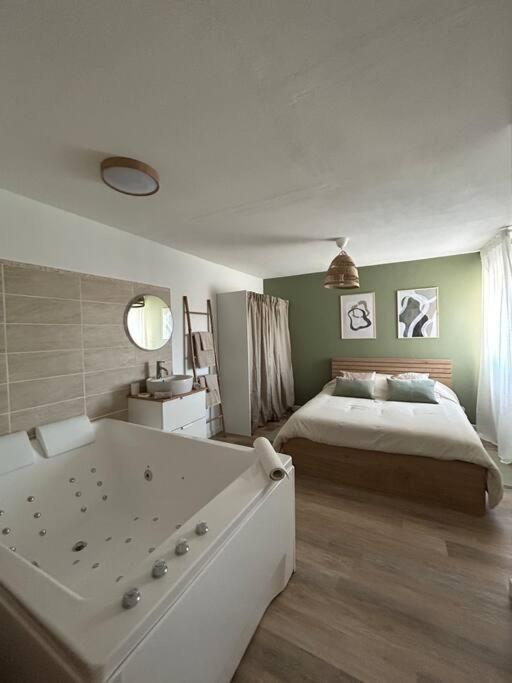 Romantique Room Muret Exteriér fotografie